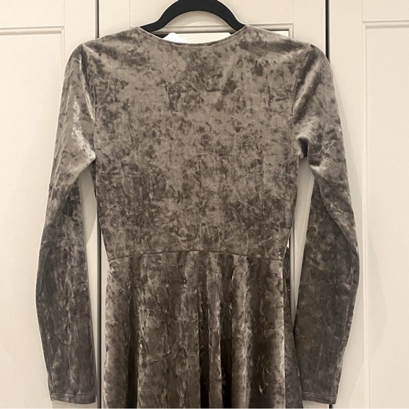 FOREVER21 VELVET SILVER DRESS - Picture 5 of 10
